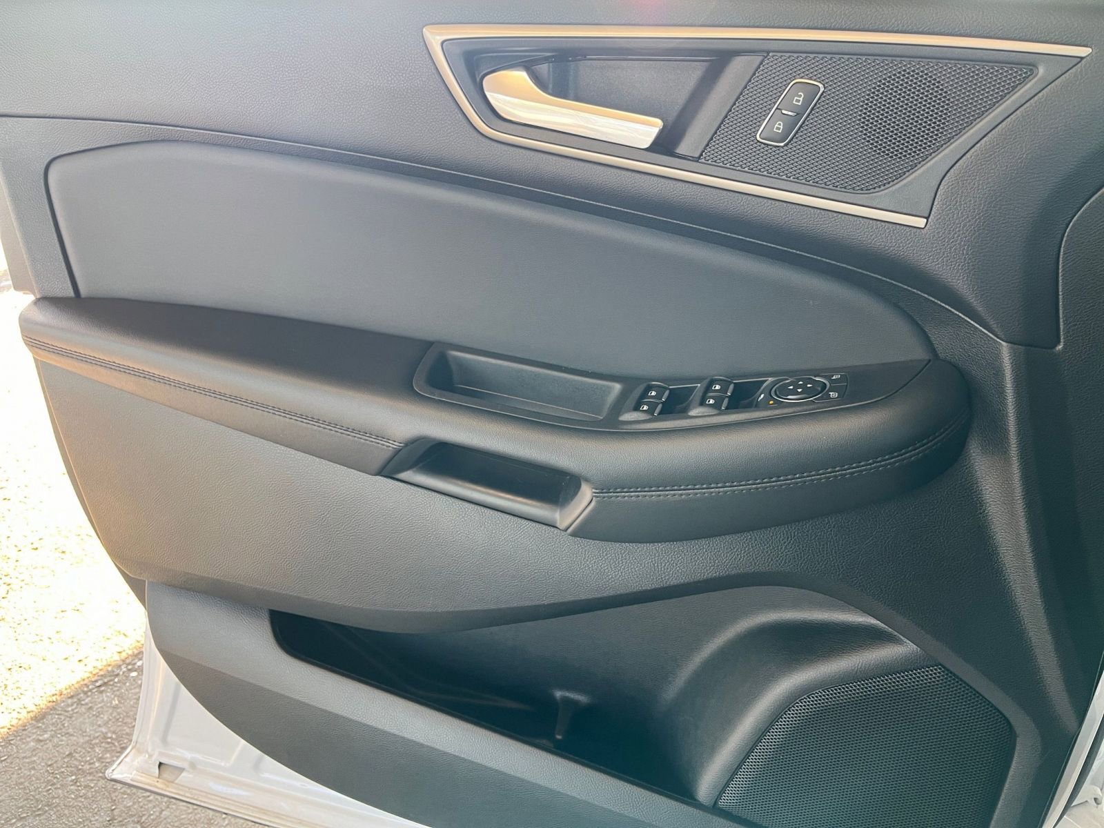 Used 2024 Ford Edge SEL image 20