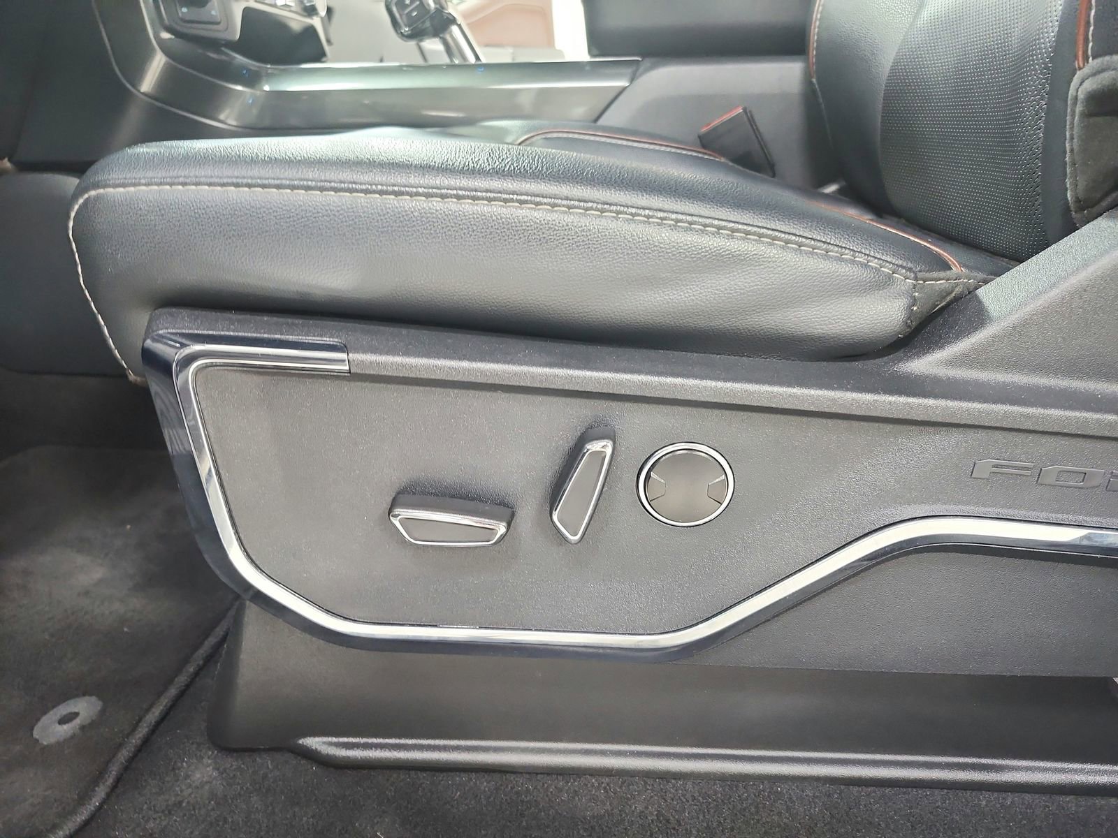 Used 2023 Ford F150 Lariat w/ Equipment Group 502A High image 20