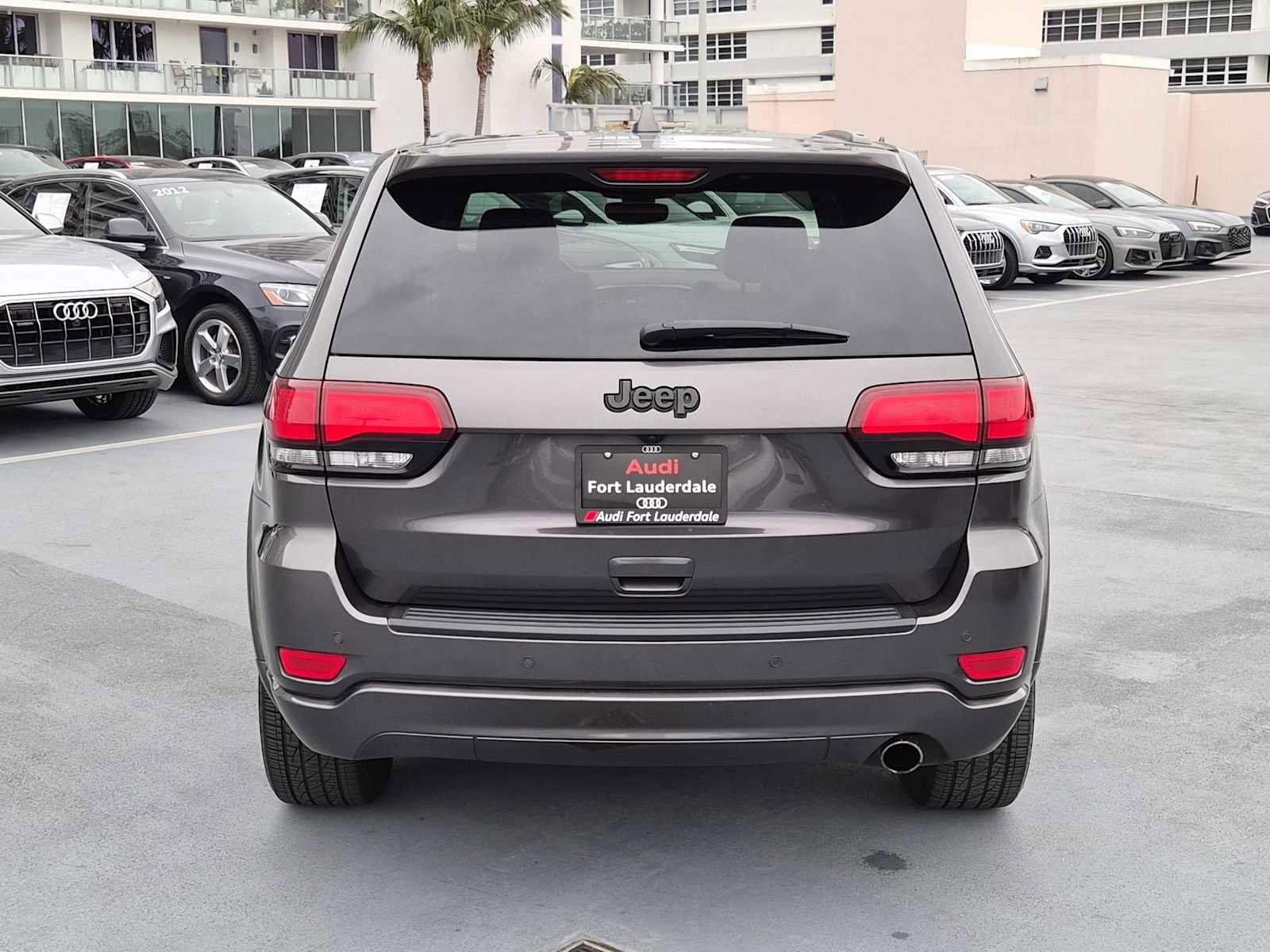 Used 2019 Jeep Grand Cherokee Altitude image 5
