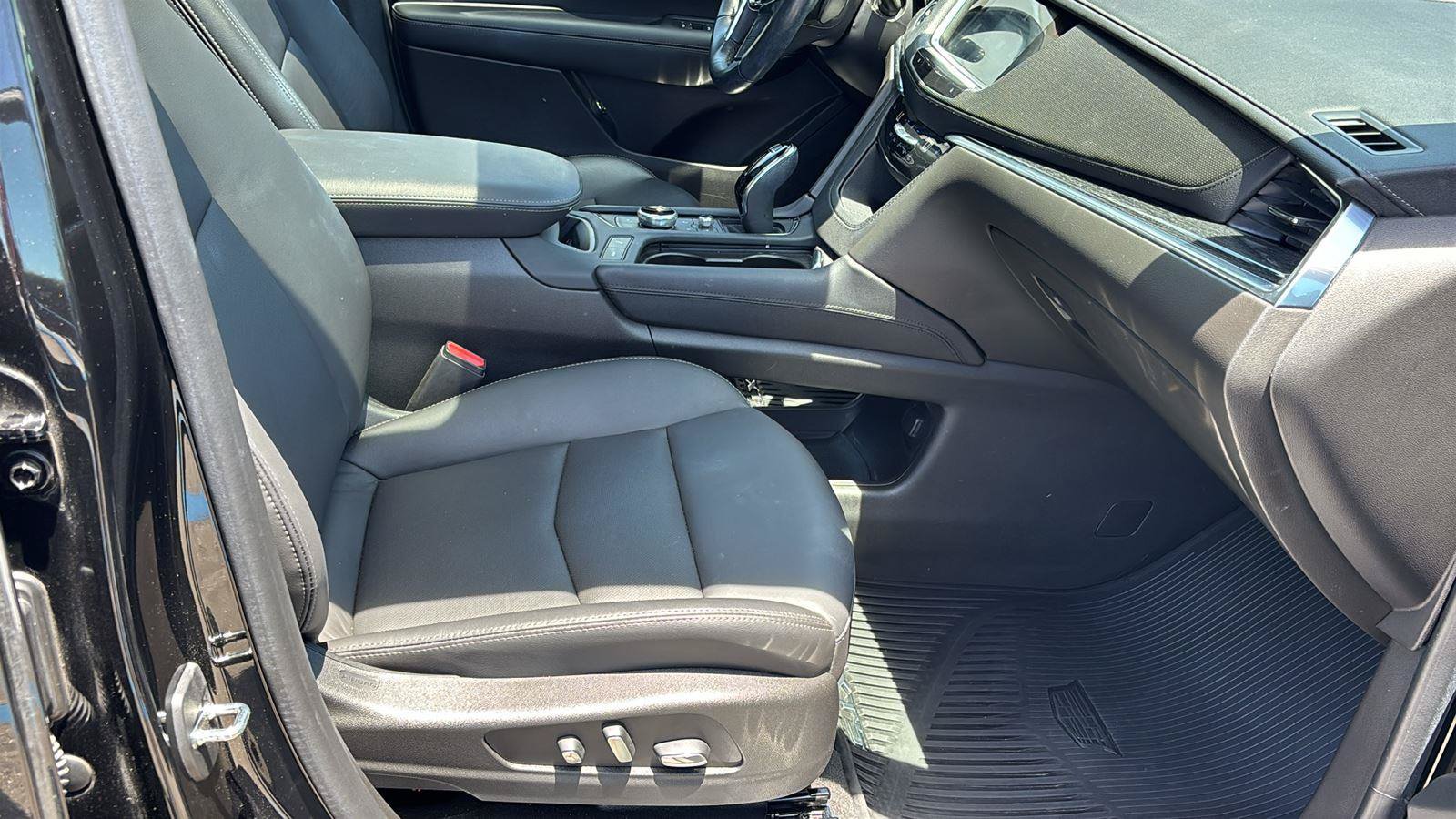 Certified 2023 Cadillac XT5 Premium Luxury FWD image 22