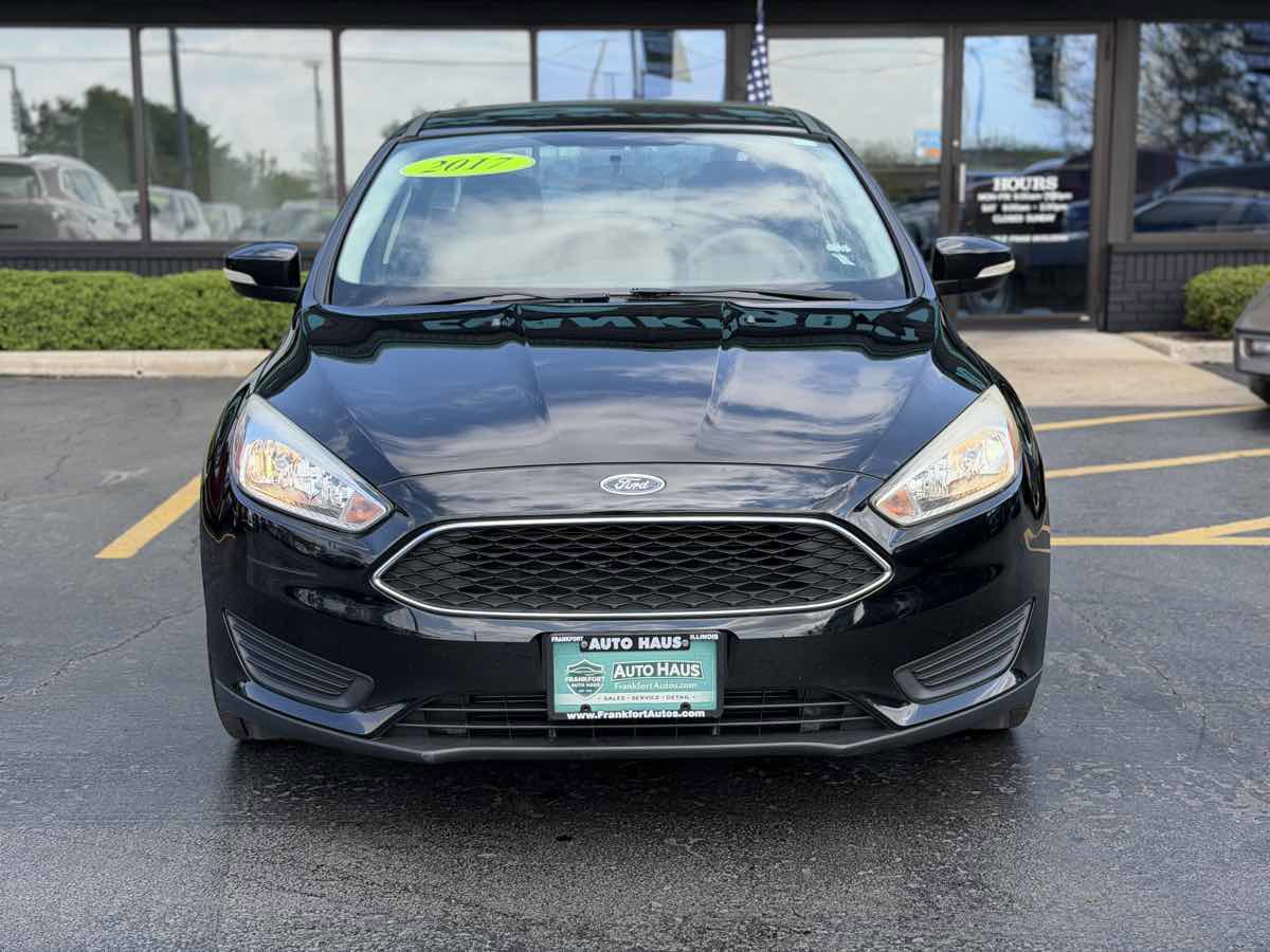 Used 2017 Ford Focus SE FWD image 3