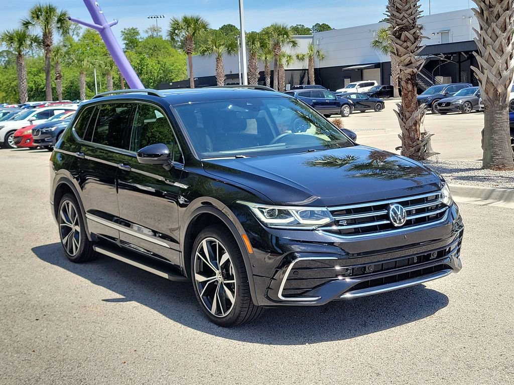 Used 2024 Volkswagen Tiguan SEL R-Line AWD/4WD image 3