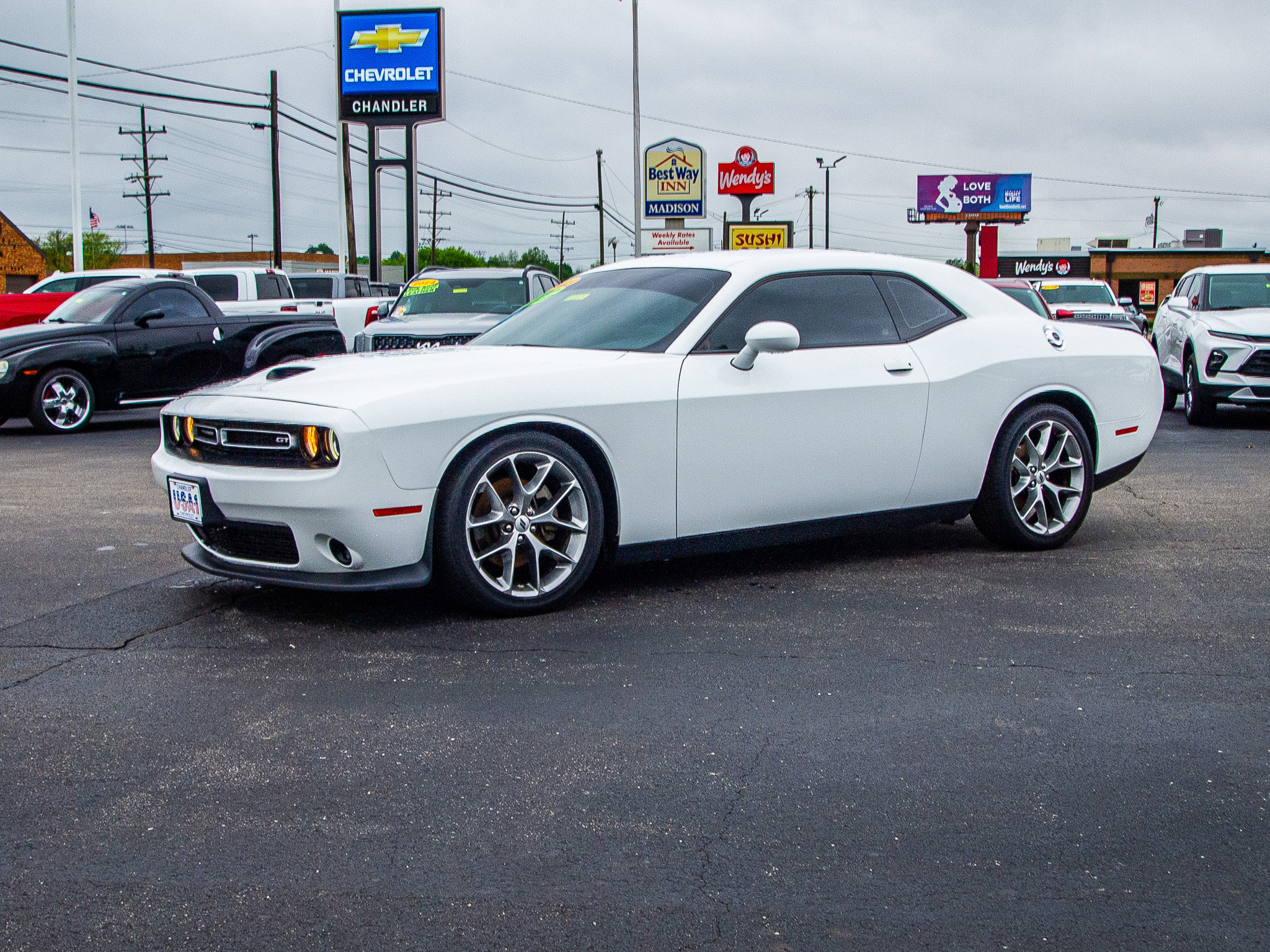 Used 2023 Dodge Challenger GT RWD image 3