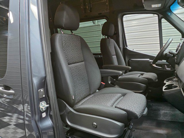 Used 2024 Mercedes-Benz Sprinter 3500 image 18