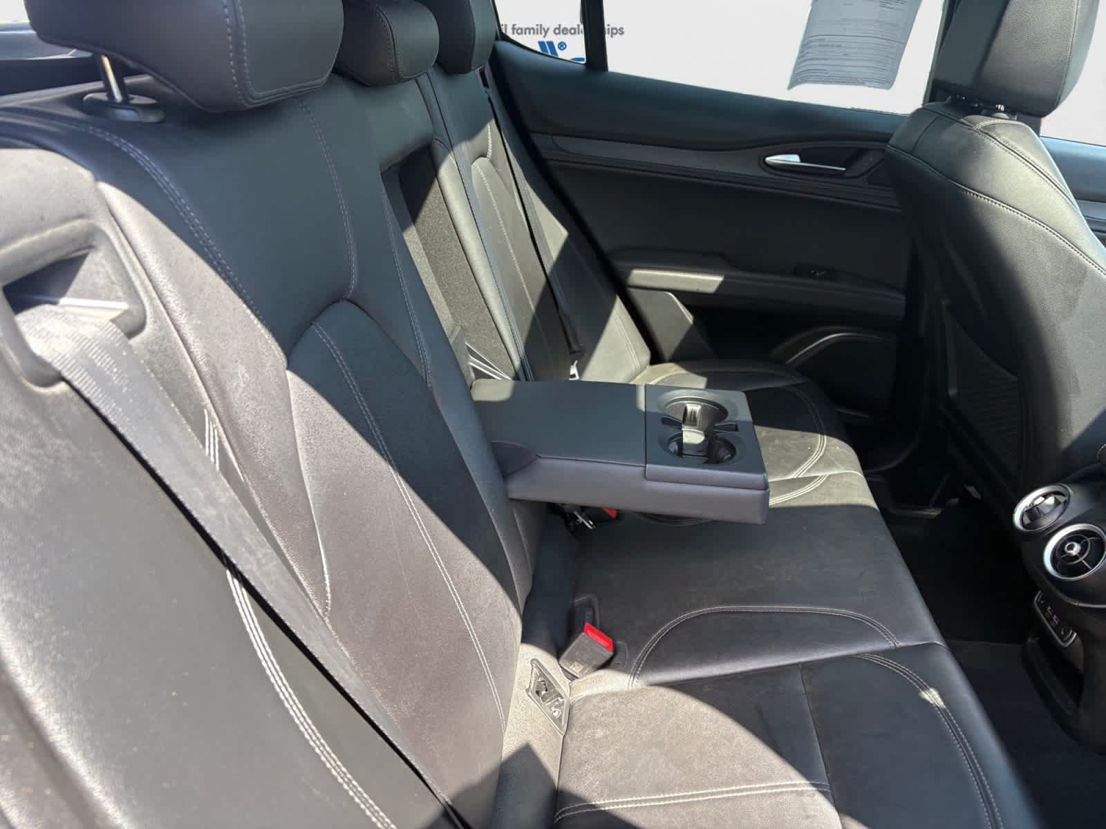 Used 2022 Alfa Romeo Stelvio Ti AWD/4WD image 17