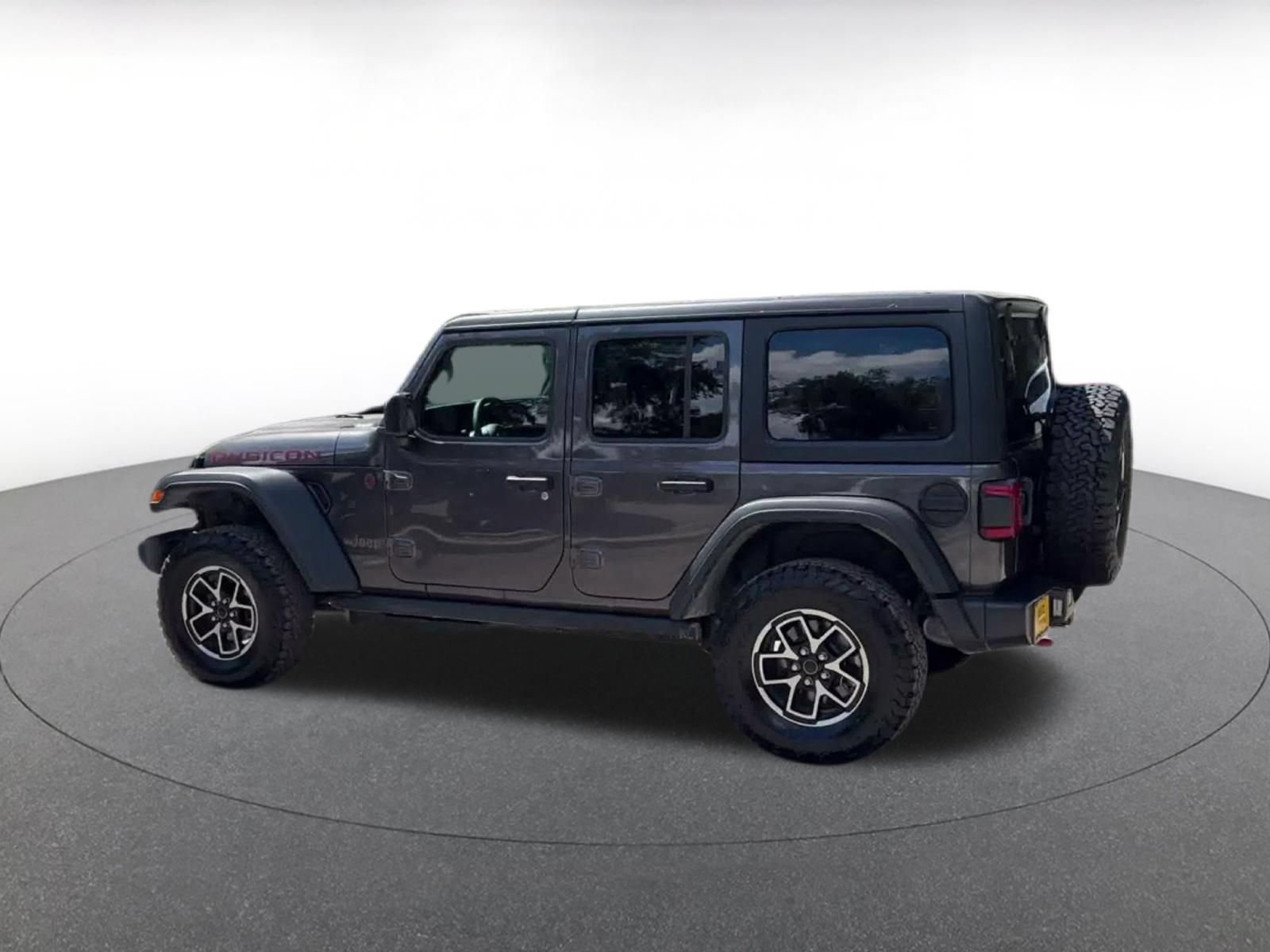 Used 2026 Jeep Wrangler Unlimited Rubicon AWD/4WD image 9