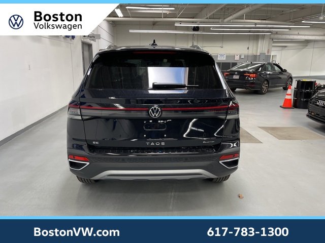New 2026 Volkswagen Taos SE image 3
