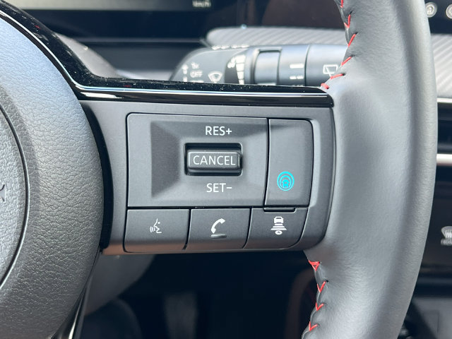 Used 2026 Nissan Kicks SR w/ Cold Weather Package AWD/4WD image 17