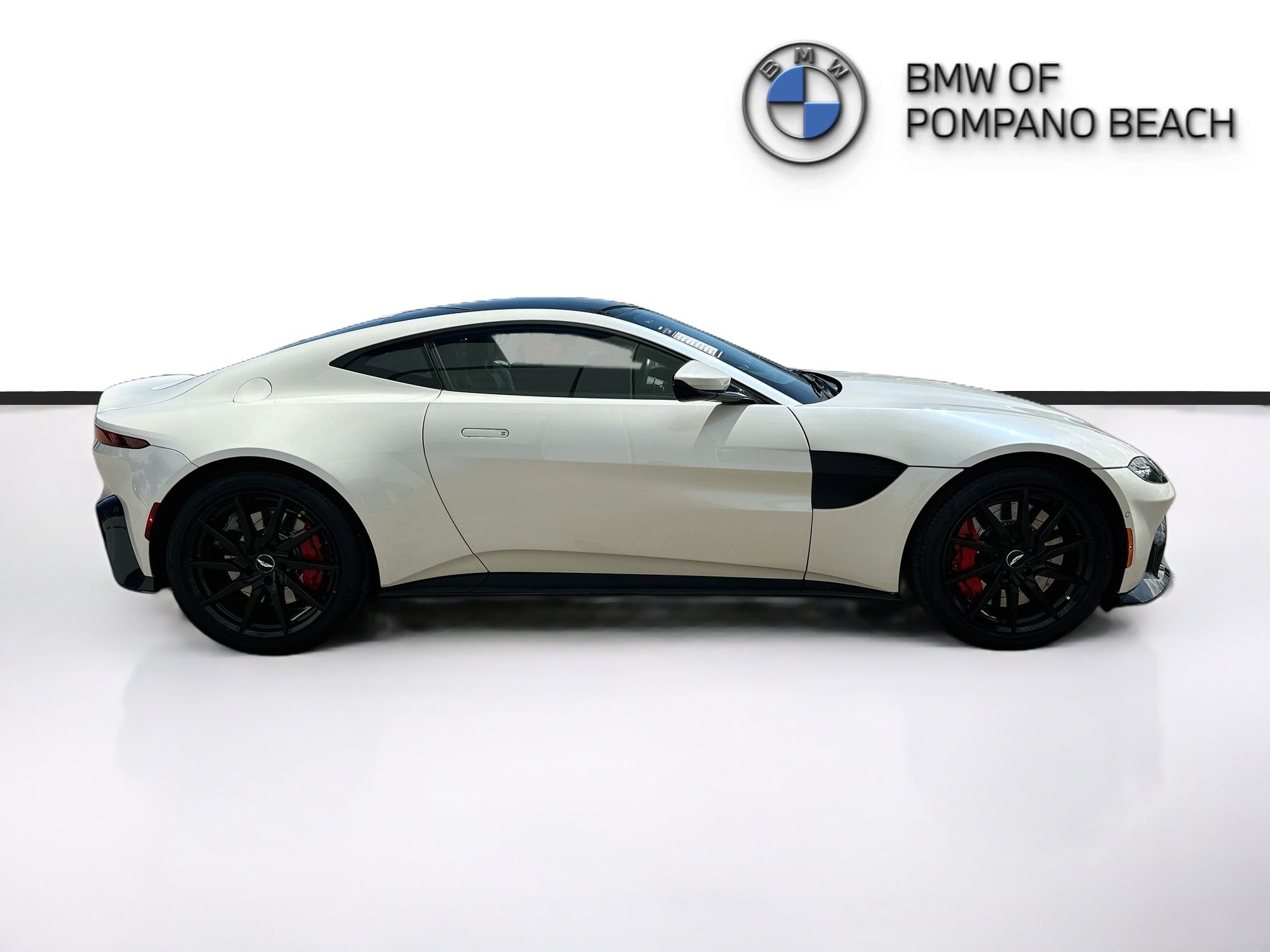 Used 2019 Aston Martin V8 Vantage Coupe RWD image 8