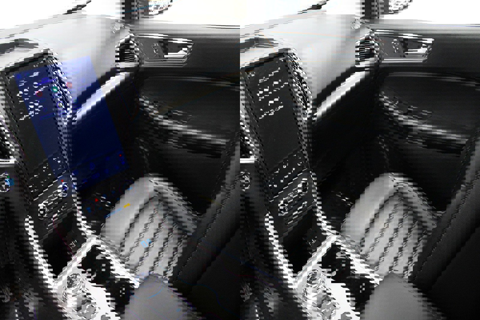 Used 2022 Ford Edge SEL w/ Convenience Package image 26