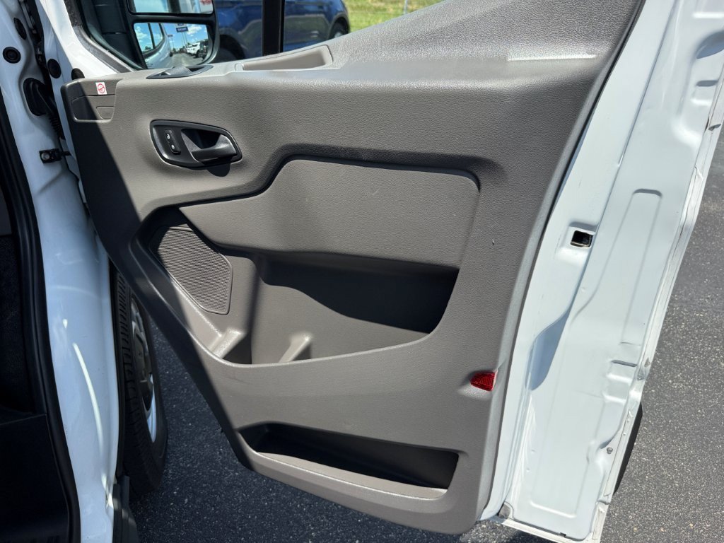 Used 2020 Ford Transit 250 Low Roof RWD image 18