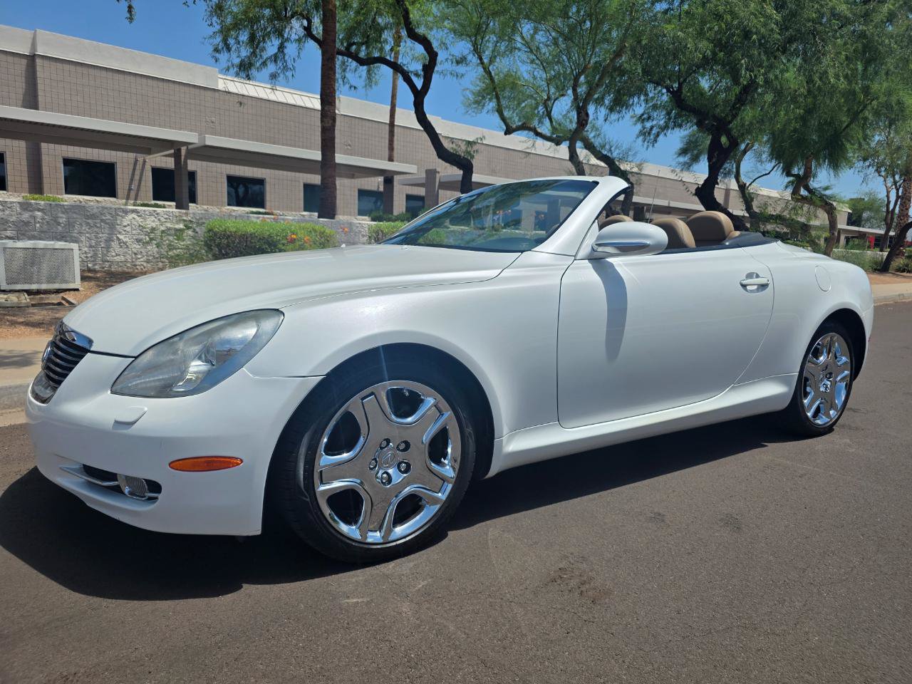 Used 2008 Lexus SC 430 Convertible RWD image 3