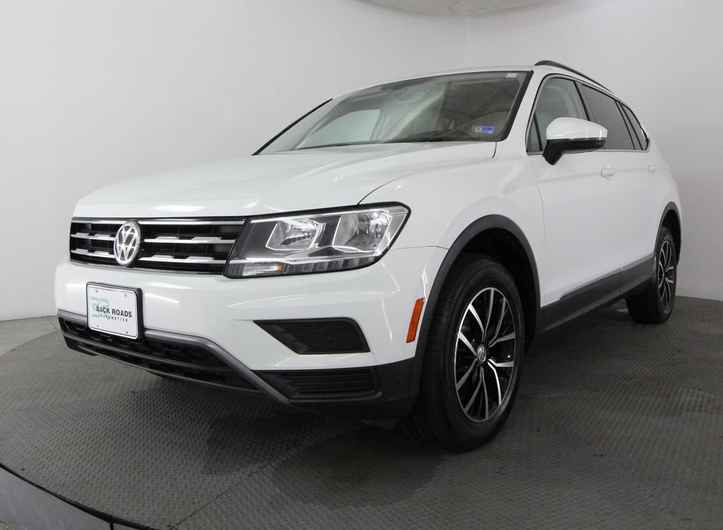Used 2021 Volkswagen Tiguan SE w/ Panoramic Sunroof Package AWD/4WD image 3