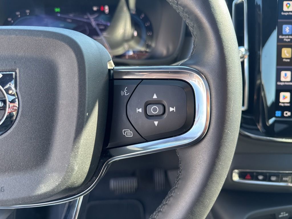 Used 2024 Volvo XC40 B5 Core image 21