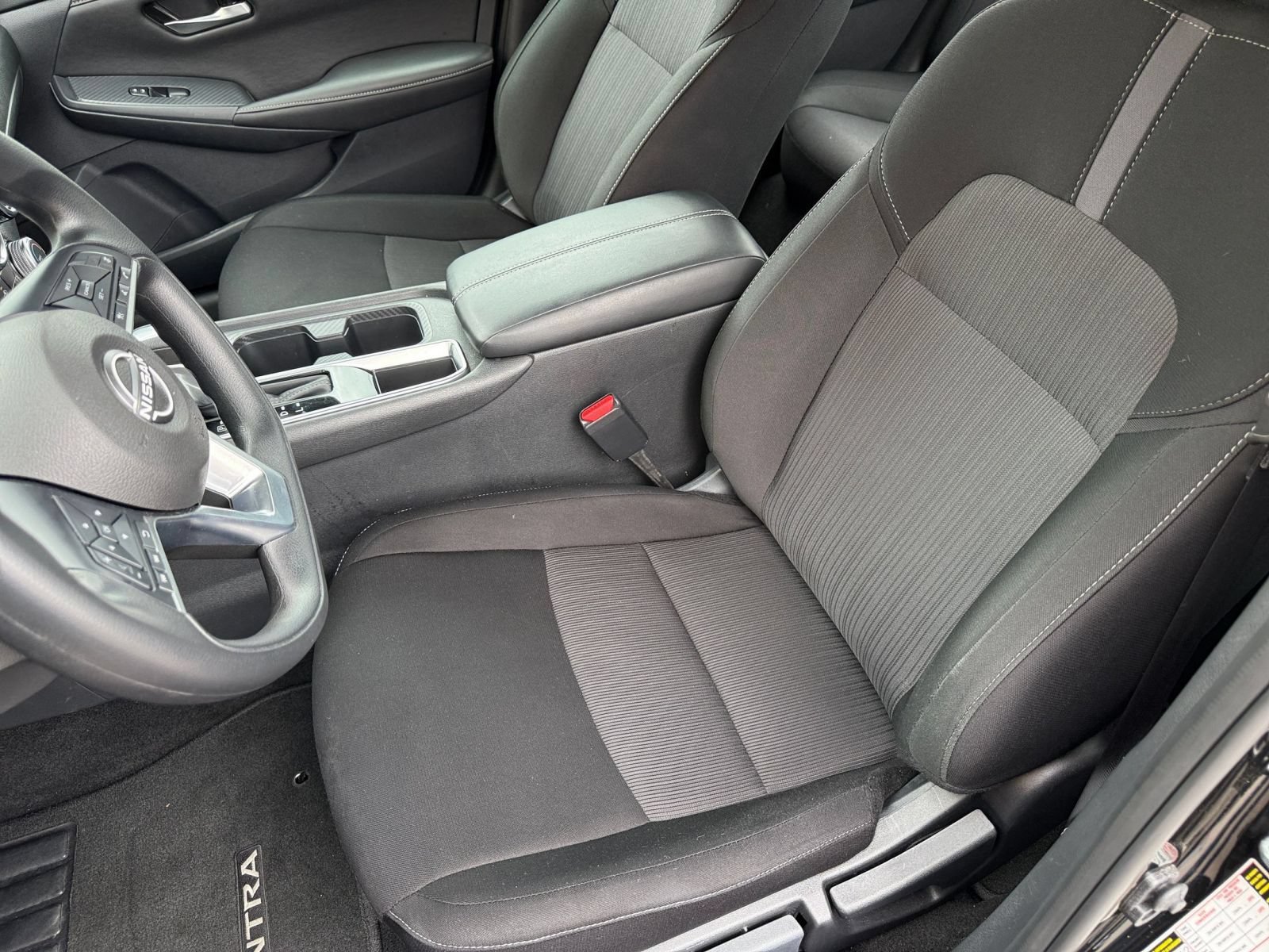 Used 2025 Nissan Sentra SV FWD image 36