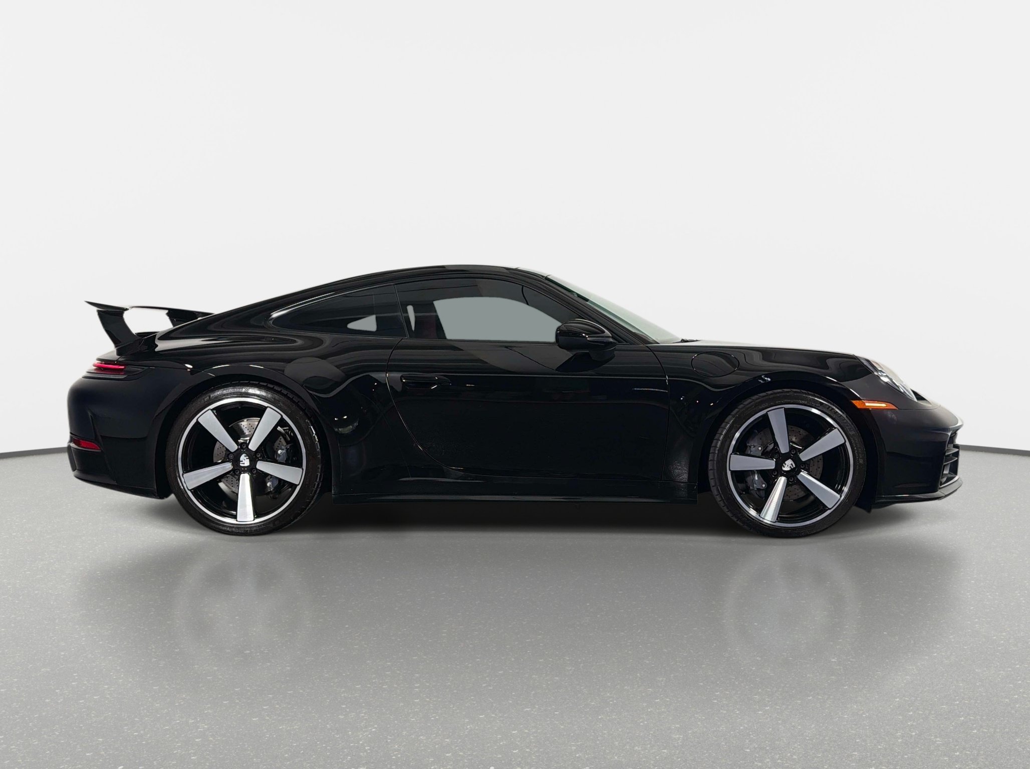 Used 2025 Porsche 911 Carrera RWD image 2