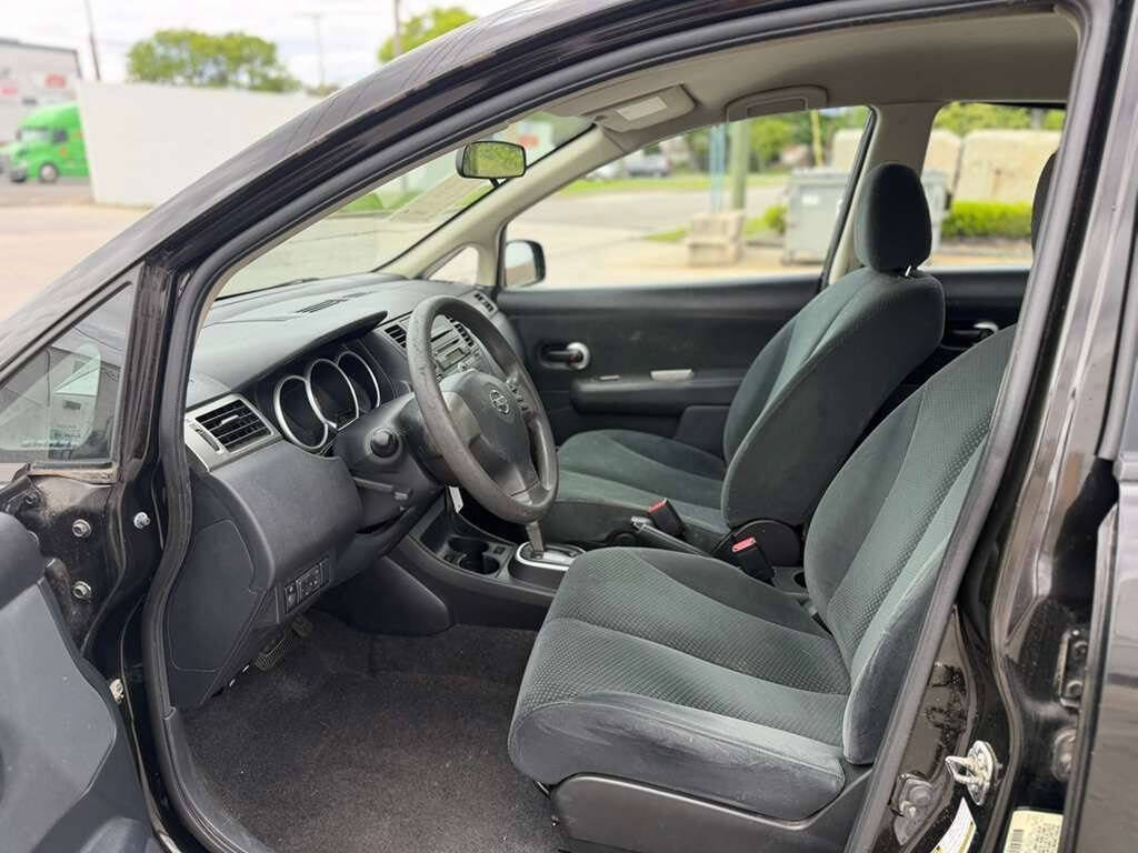 Used 2011 Nissan Versa 1.8 S w/ Plus Pkg FWD image 8