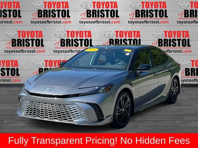 Used 2025 Toyota Camry XSE FWD image 8