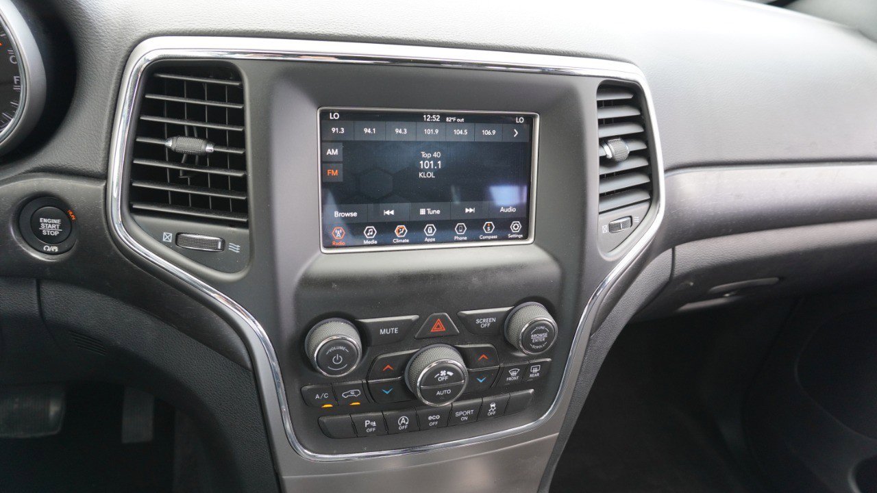 Used 2018 Jeep Grand Cherokee Laredo image 15