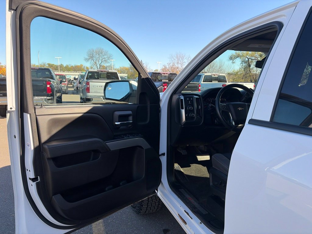 Used 2017 Chevrolet Silverado 1500 LT w/ All Star Edition AWD/4WD image 15