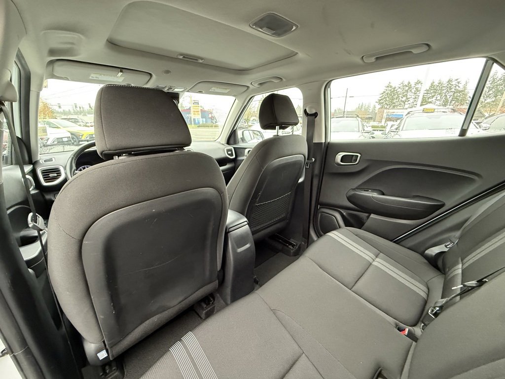 Certified 2022 Hyundai Venue SEL image 15