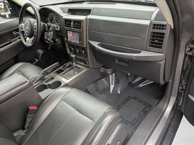Used 2012 Jeep Liberty Limited Jet w/ Comfort/Convenience Group image 19