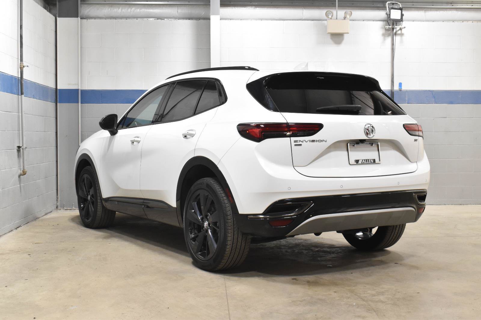 Used 2023 Buick Envision Essence w/ Sport Touring Package AWD/4WD image 26