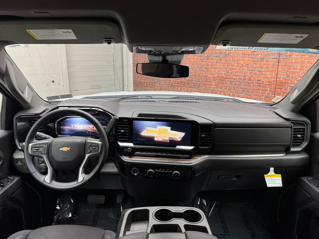 Used 2024 Chevrolet Silverado 1500 LT image 11
