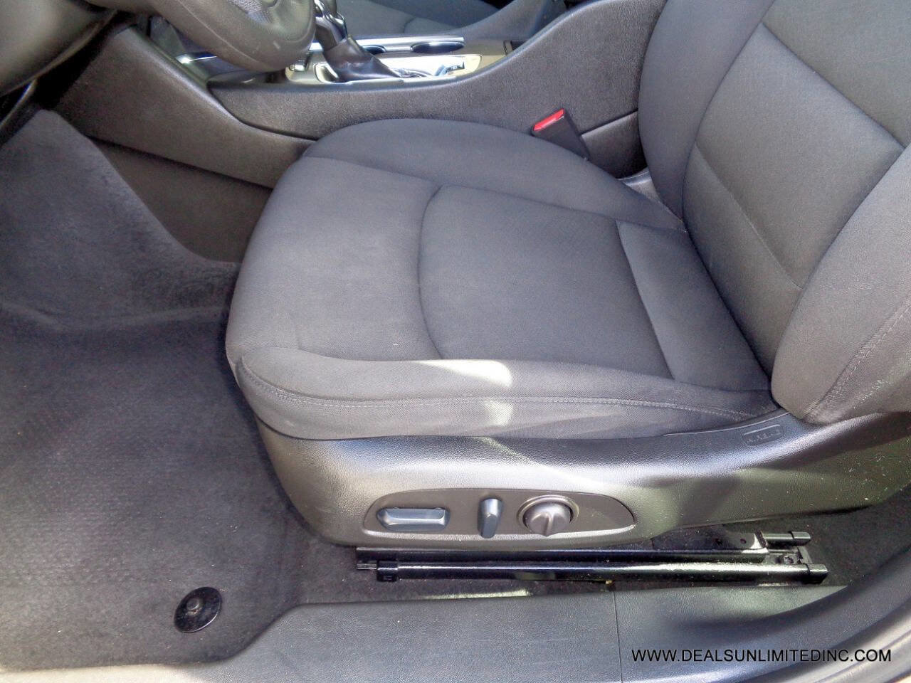 Used 2022 Chevrolet Malibu LT image 9