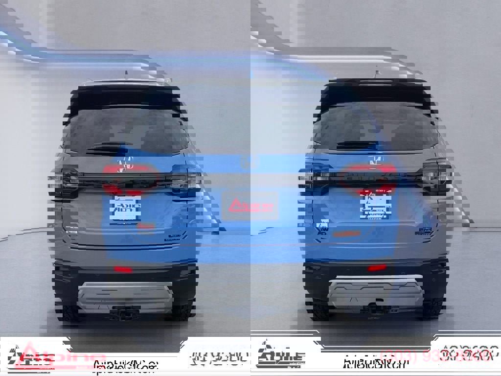 Used 2025 Honda Pilot TrailSport image 4