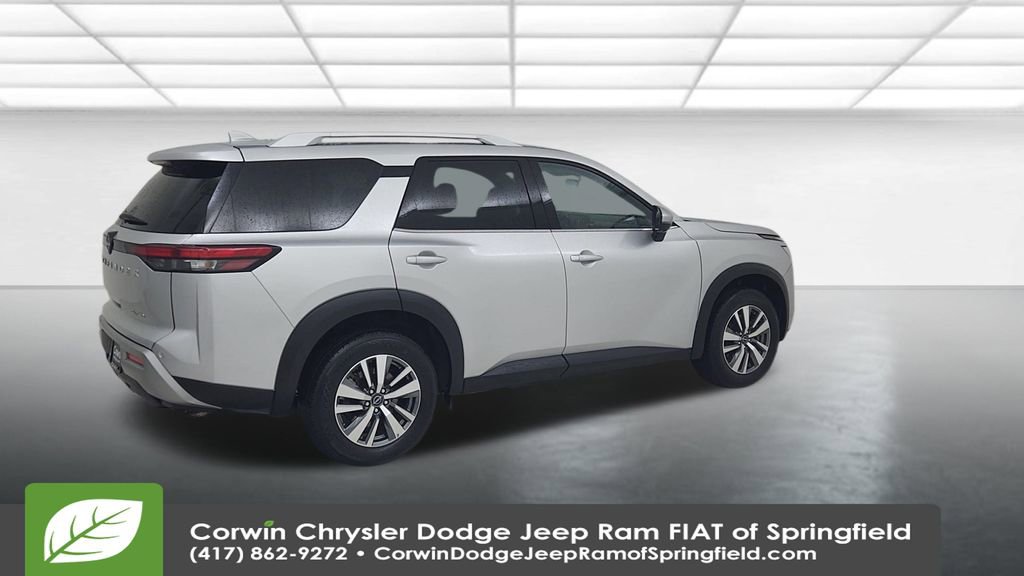 Used 2025 Nissan Pathfinder SL image 15