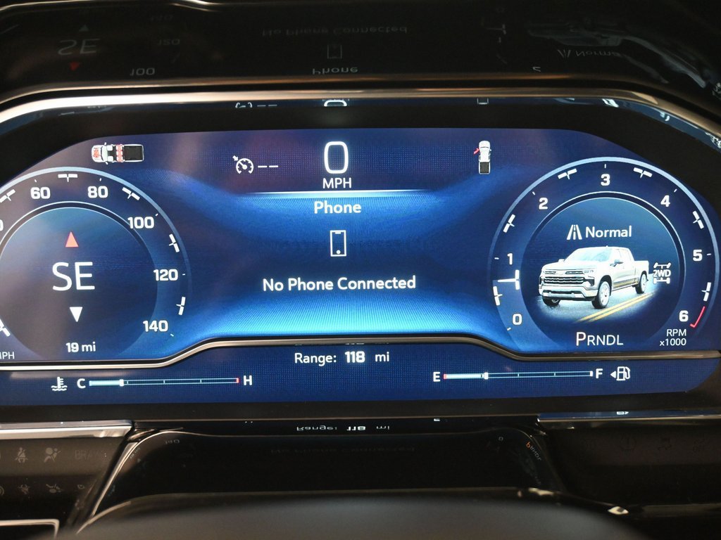 Used 2025 Chevrolet Silverado 1500 LT AWD/4WD image 16