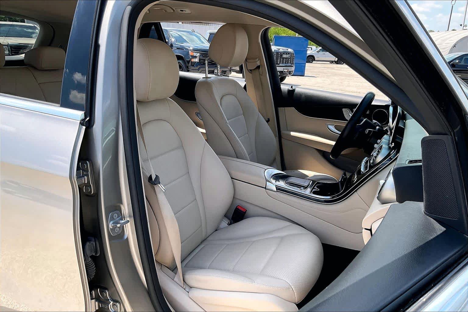 Used 2020 Mercedes-Benz GLC 300 image 9