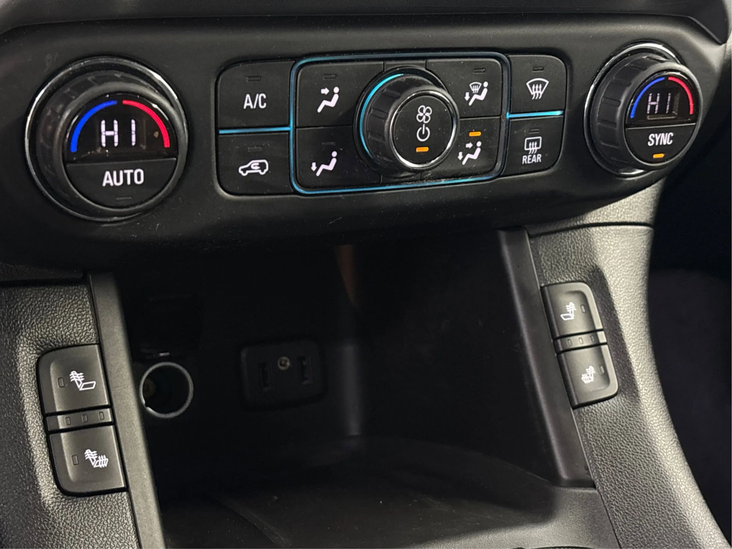 Used 2018 GMC Acadia SLT image 38