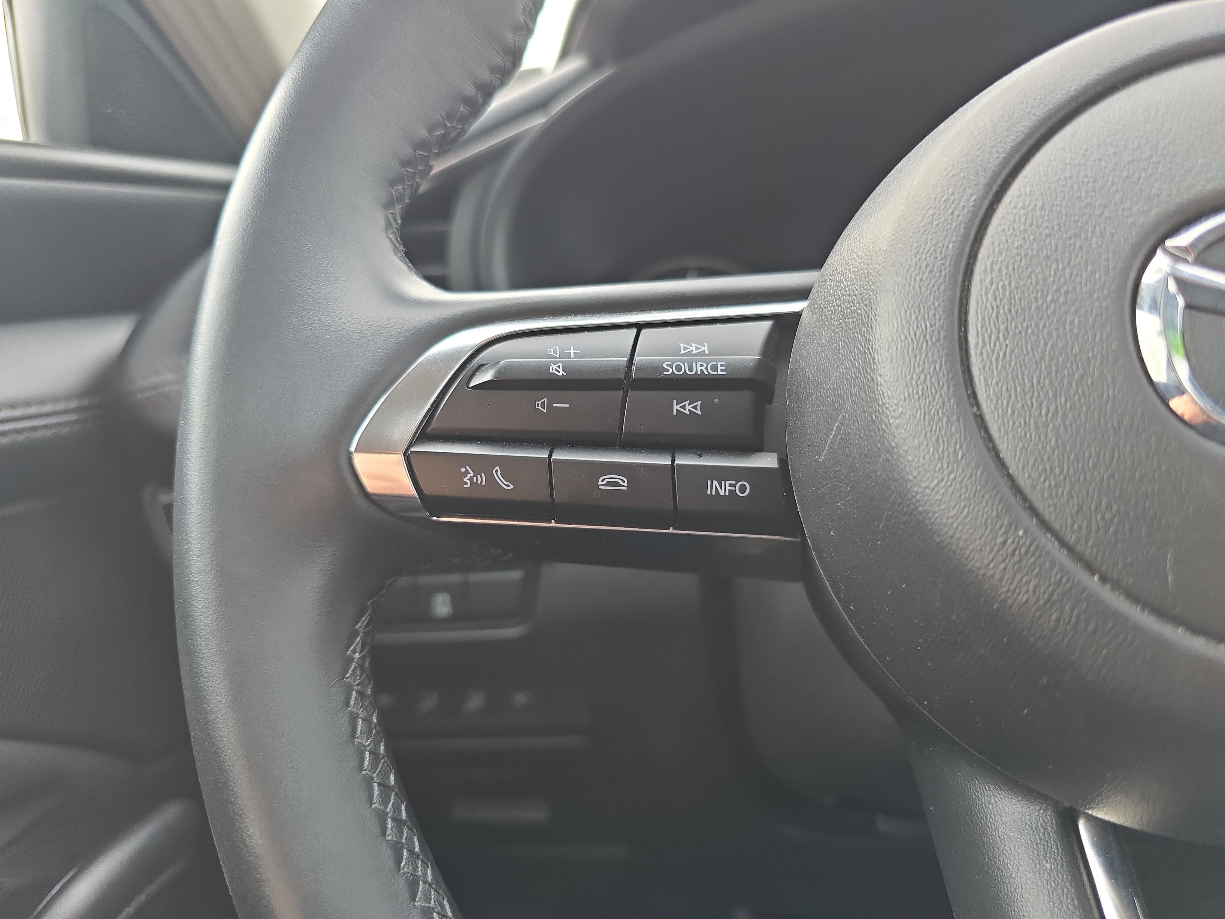 Used 2025 MAZDA MAZDA3 s FWD image 20