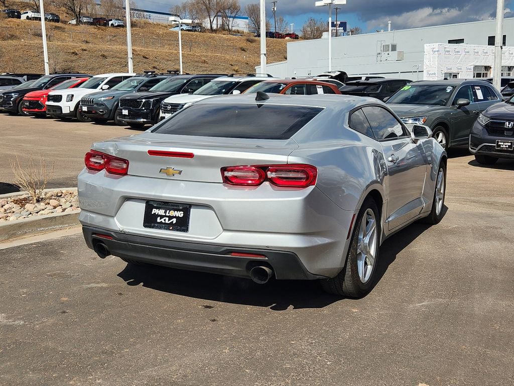 Used 2019 Chevrolet Camaro LT RWD image 5