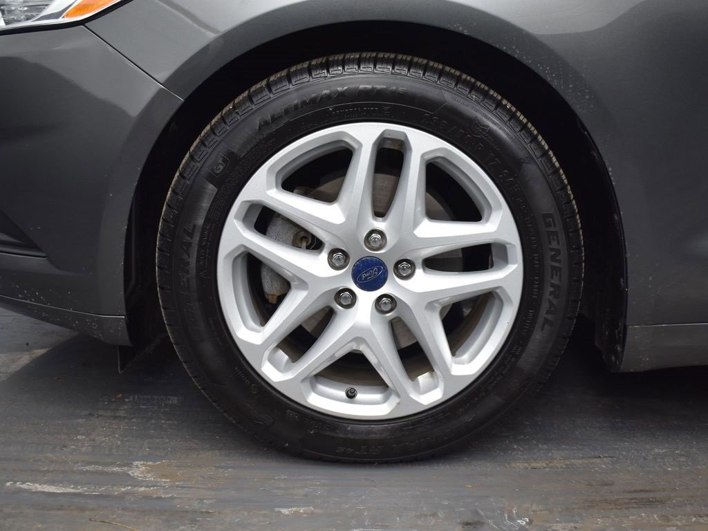 Used 2016 Ford Fusion SE image 8