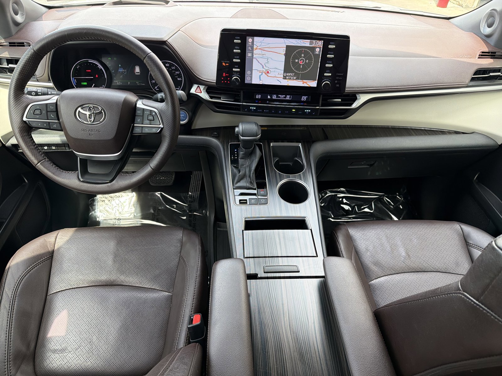 Used 2021 Toyota Sienna Platinum AWD/4WD image 25