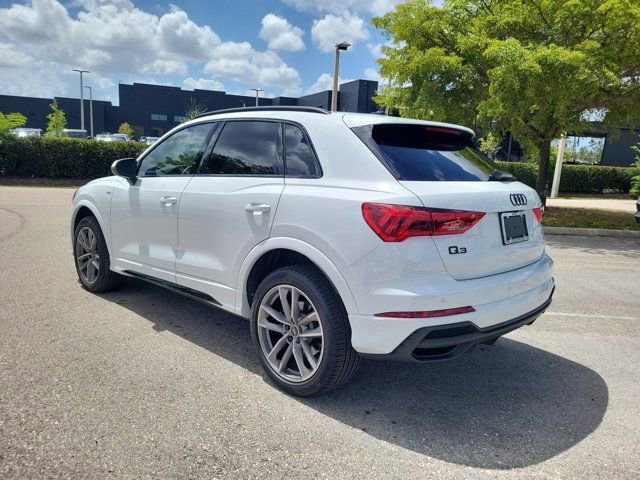 Certified 2025 Audi Q3 2.0T Premium w/ Convenience Package image 5