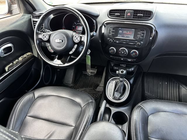 Used 2015 Kia Soul ! FWD image 14