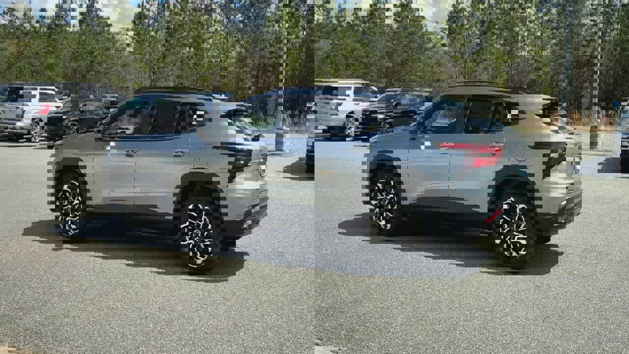 New 2026 Chevrolet Trax RS w/ Sunroof Package image 6