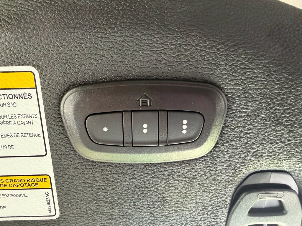 Used 2022 Jeep Wrangler Unlimited Sahara AWD/4WD image 22