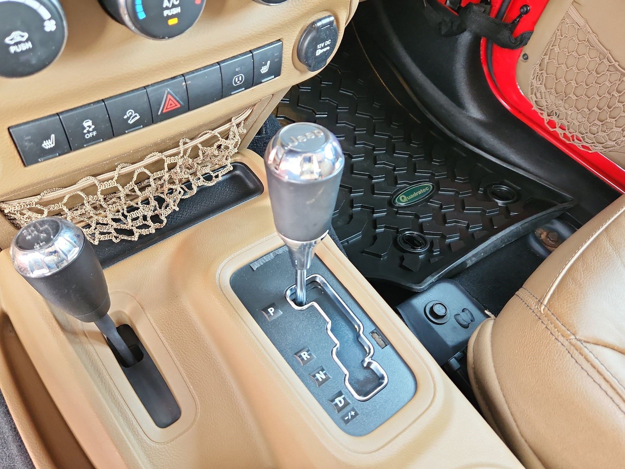 Used 2014 Jeep Wrangler Unlimited Rubicon w/ Max Tow Package AWD/4WD image 17