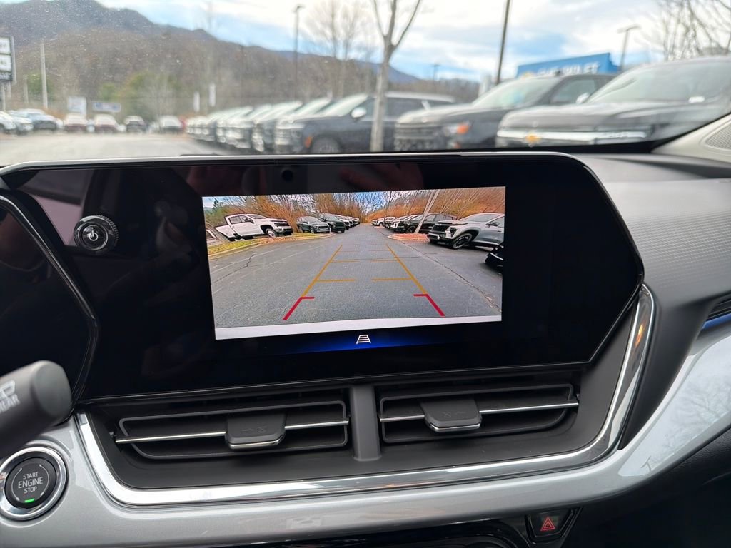 New 2025 Chevrolet Trax LT w/ Sunroof Package image 20