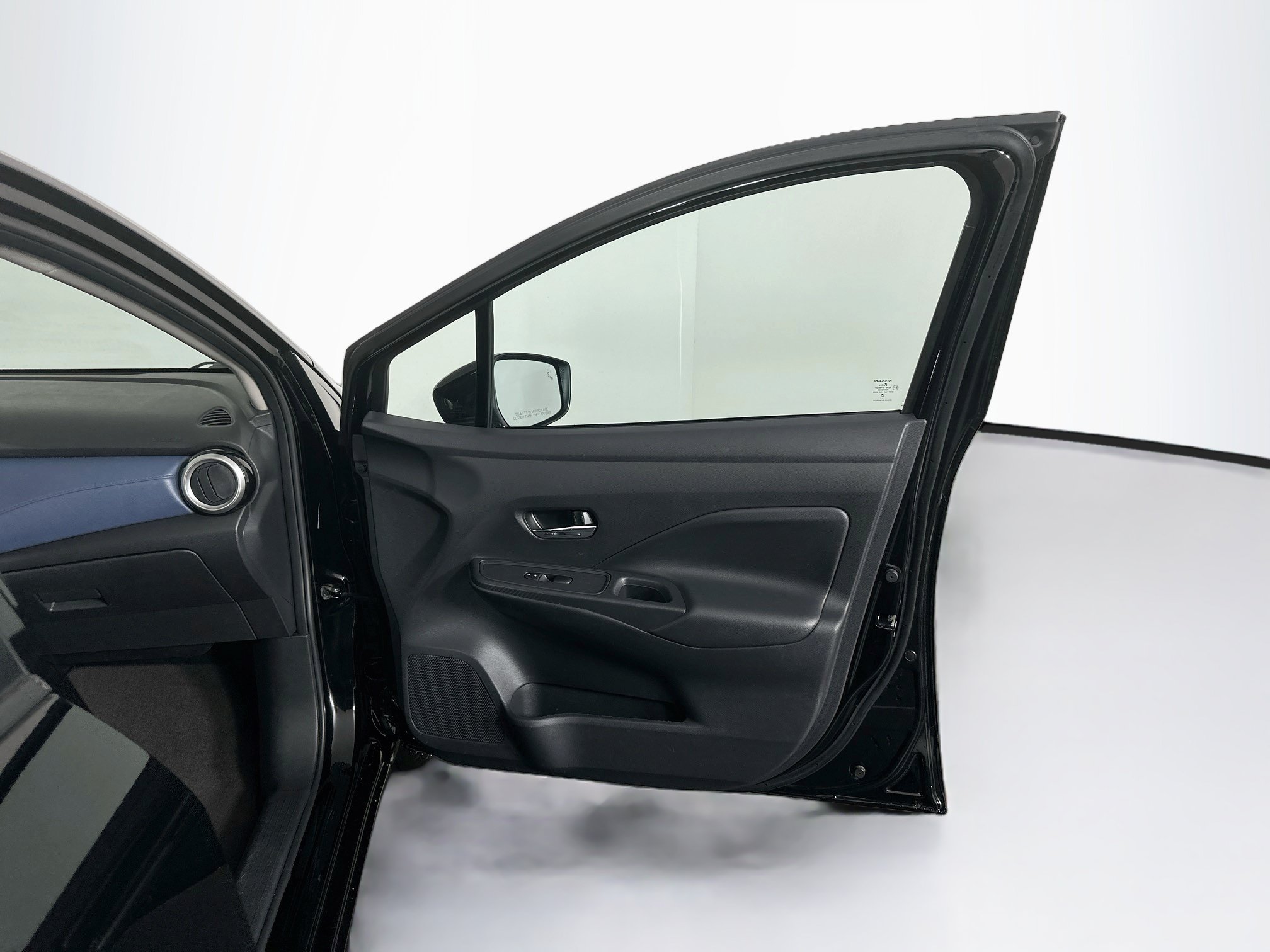 Used 2025 Nissan Versa SV FWD image 29