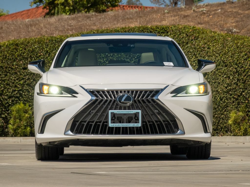 Certified 2023 Lexus ES 300h w/ Premium Package FWD image 5