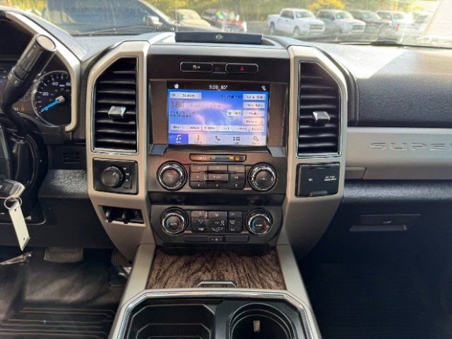 Used 2019 Ford F350 Lariat image 31