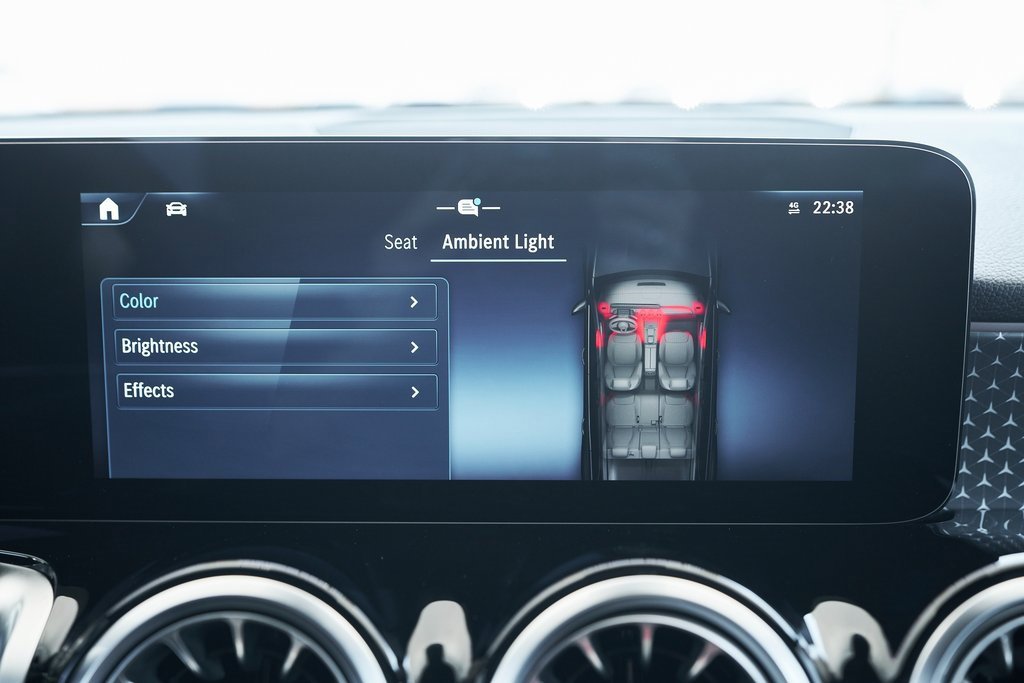 Used 2025 Mercedes-Benz GLB 250 4MATIC w/ Exclusive Package image 56