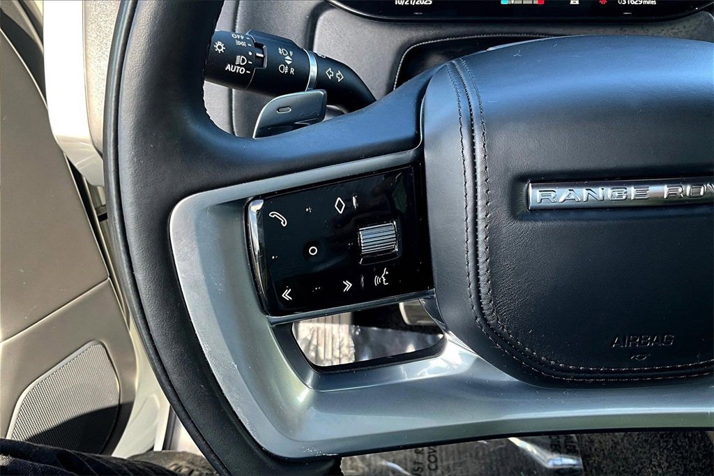 Used 2023 Land Rover Range Rover Long Wheelbase SE image 11