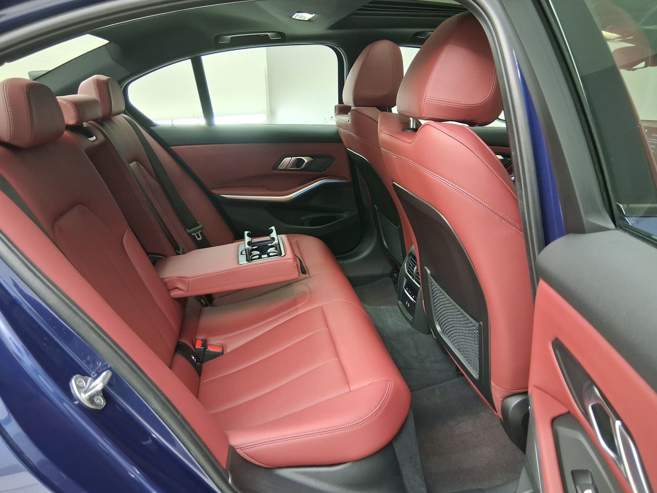 Used 2023 BMW 330e w/ Premium Package RWD image 32